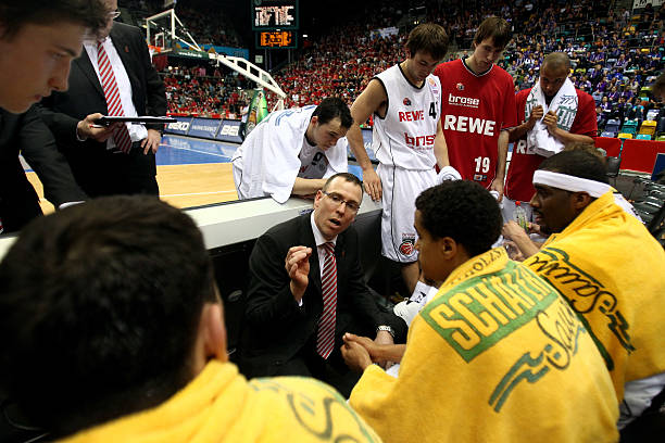 他不断激励 他不断激励